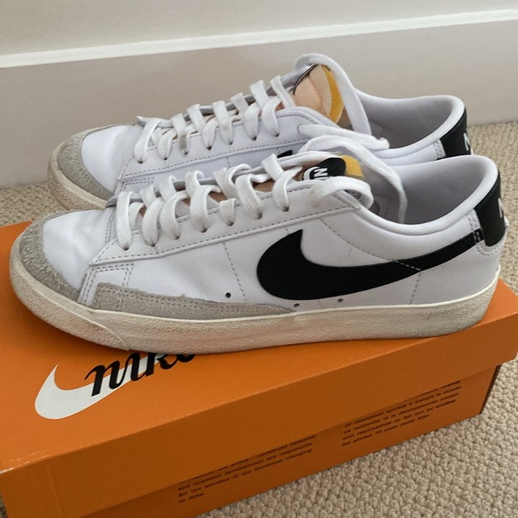 Nike Blazer Low ‘77 Men’s 7.5 Women’s 9 almost new, only worn a couple of times - Picture 4 of 7